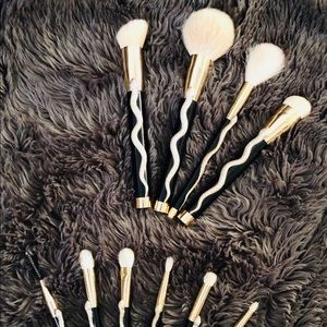 Sonia Kashuk, Gold Serpent Makeup Brush Set